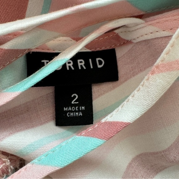 Torrid Babydoll Tunic Top Dolman Sleeve Women's Size 2 - Picture 13 of 14